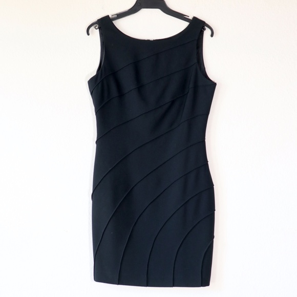 Vintage sleeveless figure-flattering short black cocktail dress - Picture 7 of 9